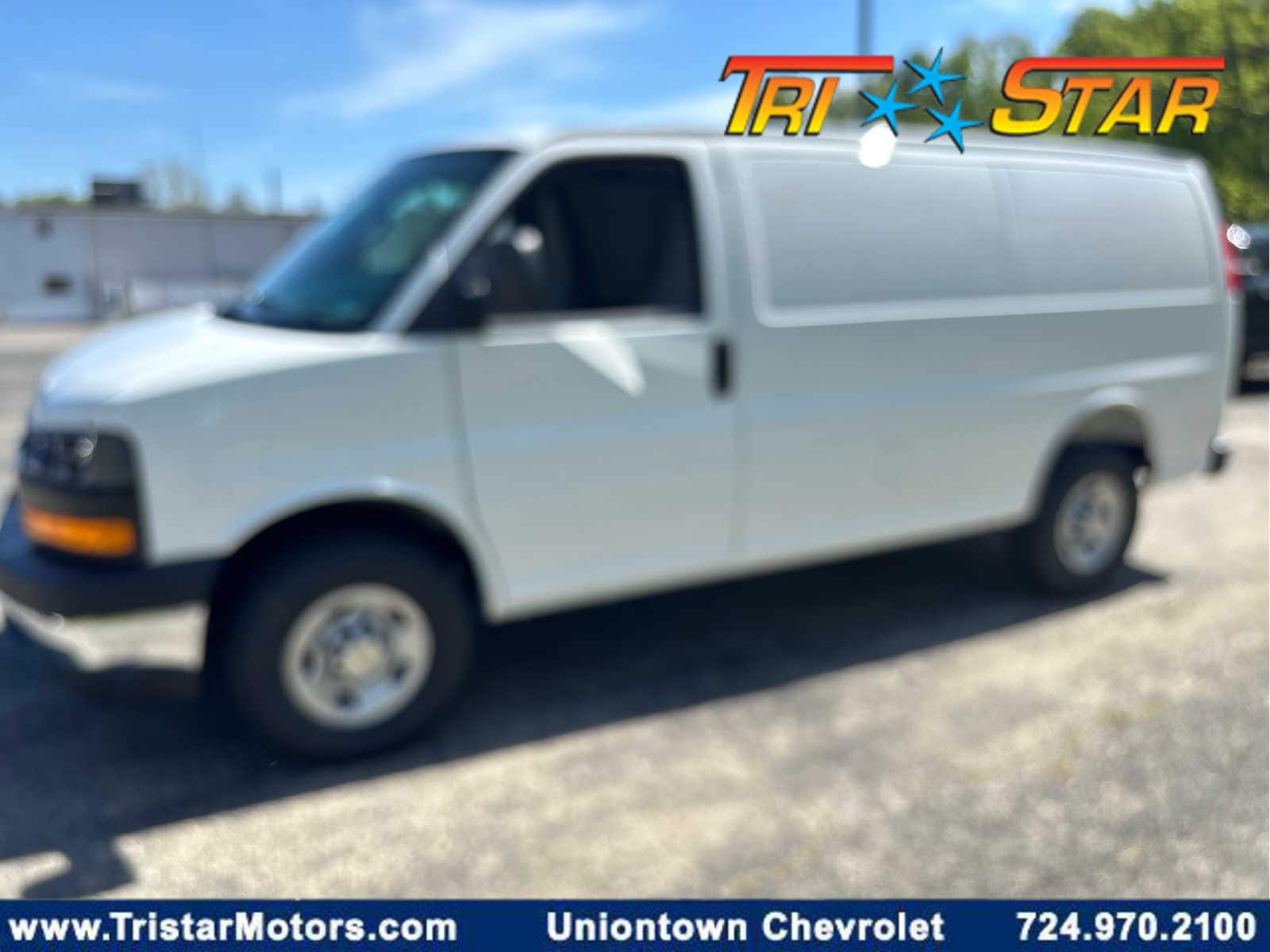 2026 Chevrolet Express 2500 Work Van HD's photo