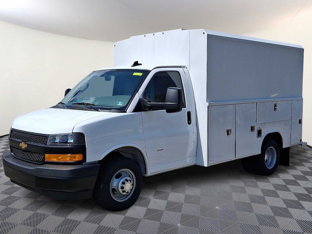 New 2026 Chevrolet Express Cutaway 3500 1WT Cutaway Van