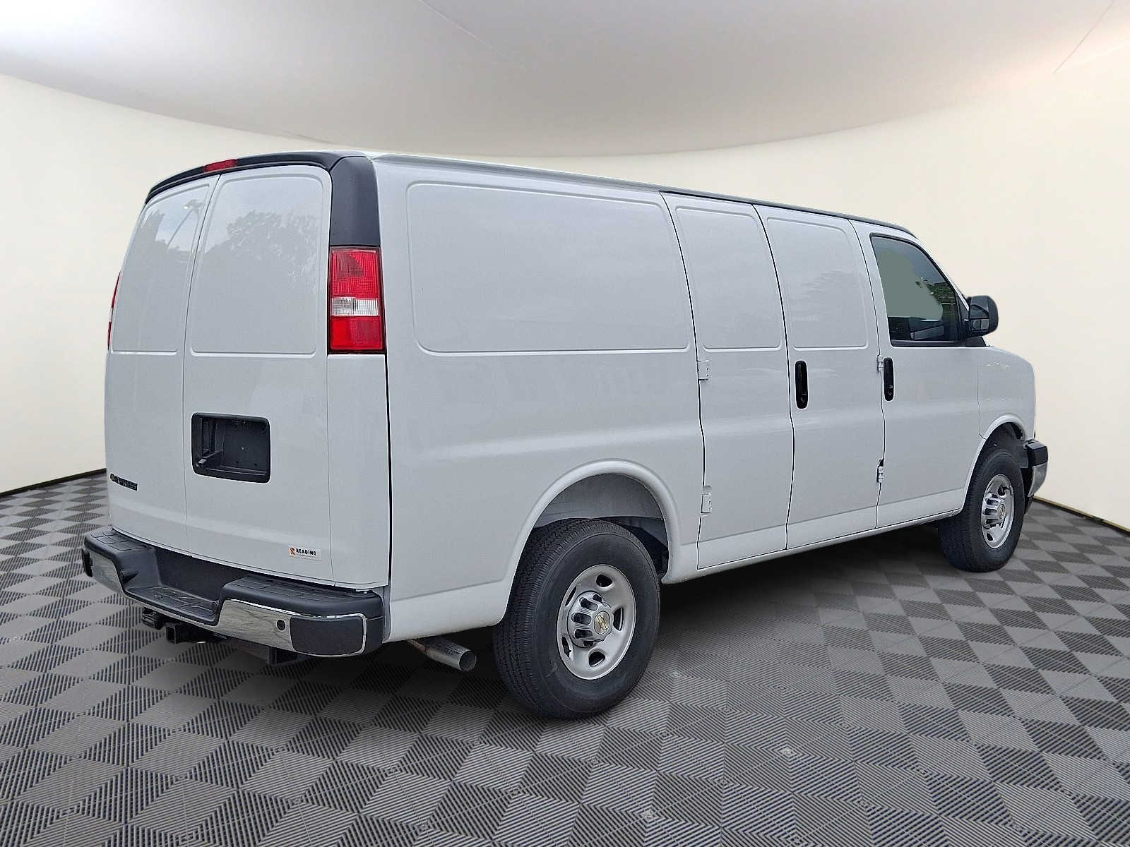 2025 Chevrolet Express Cargo Work Van - Photo 6