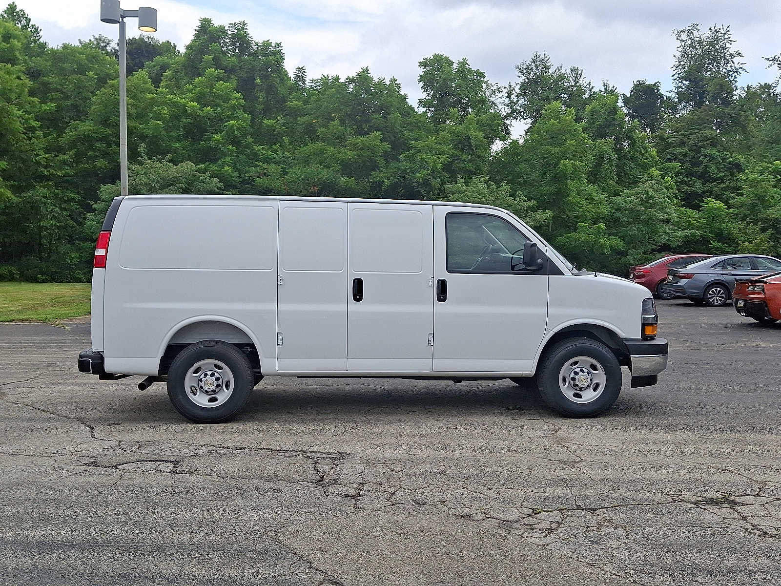 2025 Chevrolet Express Cargo Work Van - Photo 7
