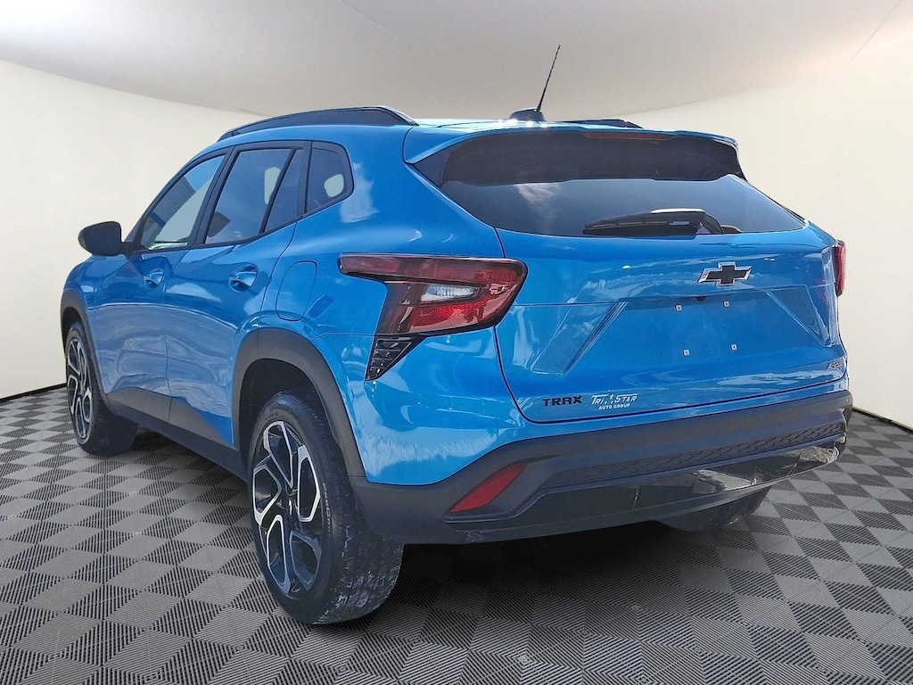 Used 2025 Chevrolet Trax 2RS SUV