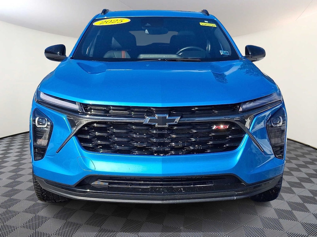 Used 2025 Chevrolet Trax 2RS SUV