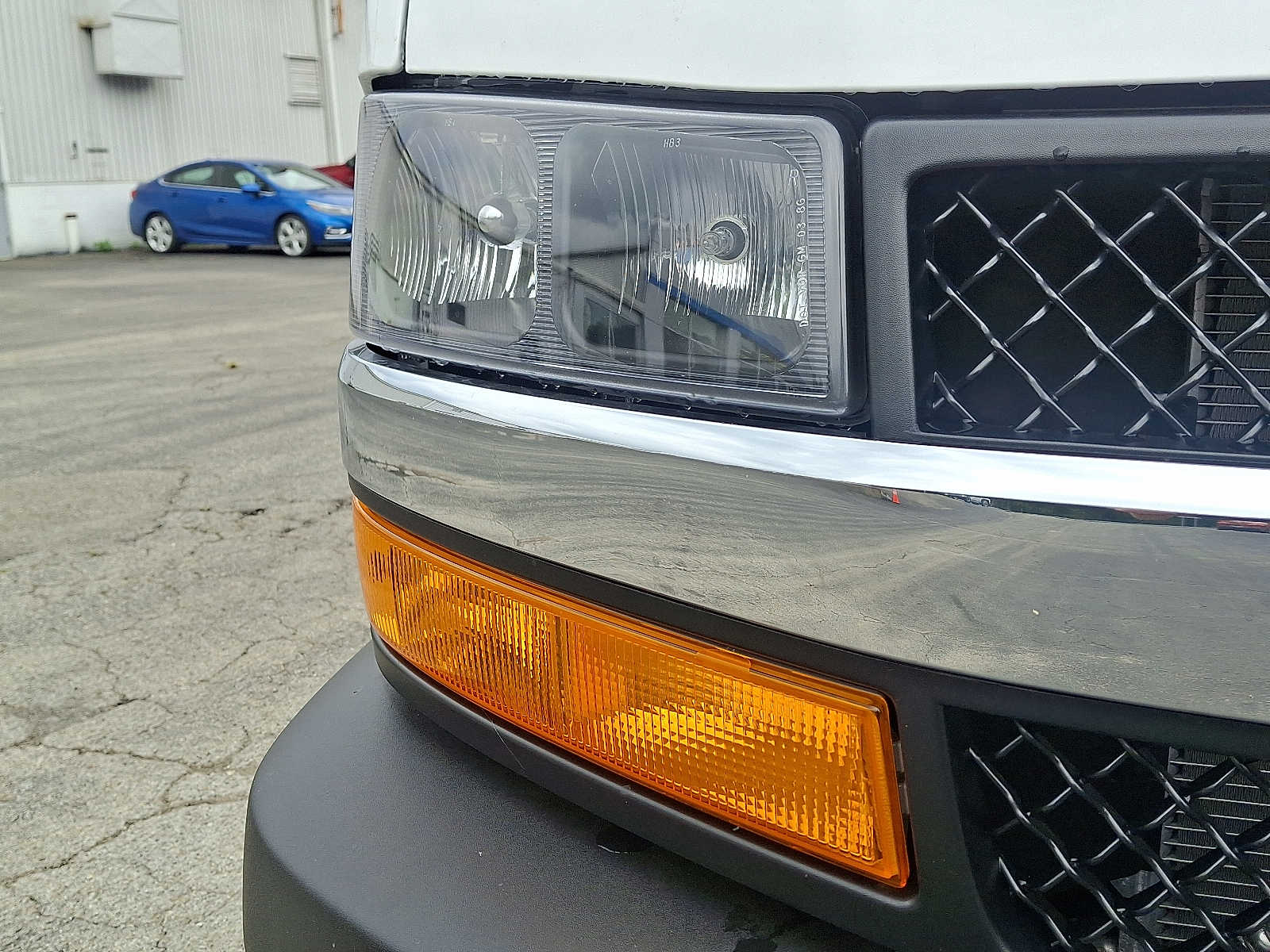 2025 Chevrolet Express Cargo Work Van - Photo 9