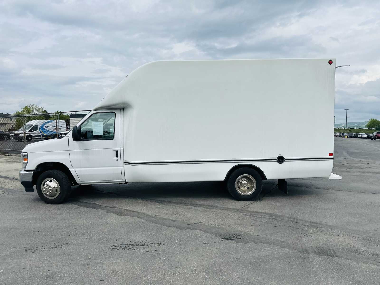 Used 2022 Ford E-Series Cutaway  with VIN 1FDWE3FK3NDC30892 for sale in Kittanning, PA