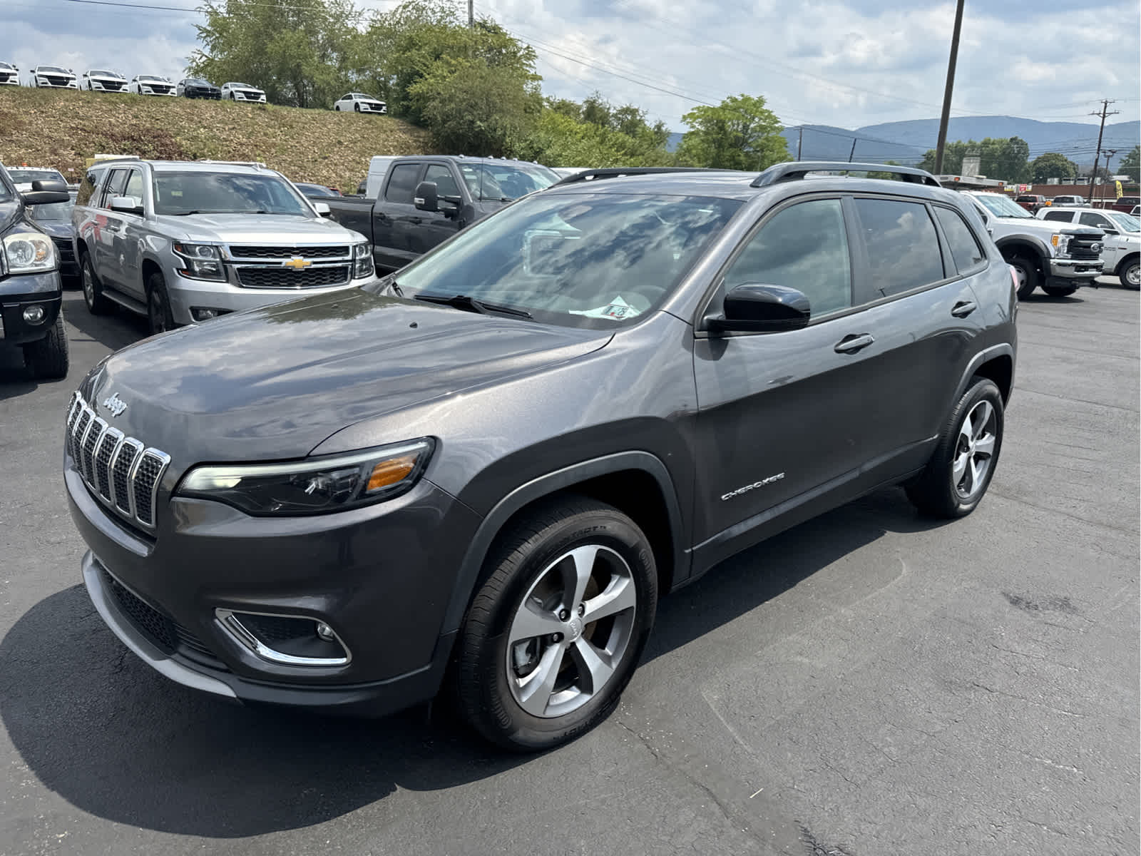 Used 2022 Jeep Cherokee Limited with VIN 1C4PJMDX7ND534896 for sale in Blairsville, PA