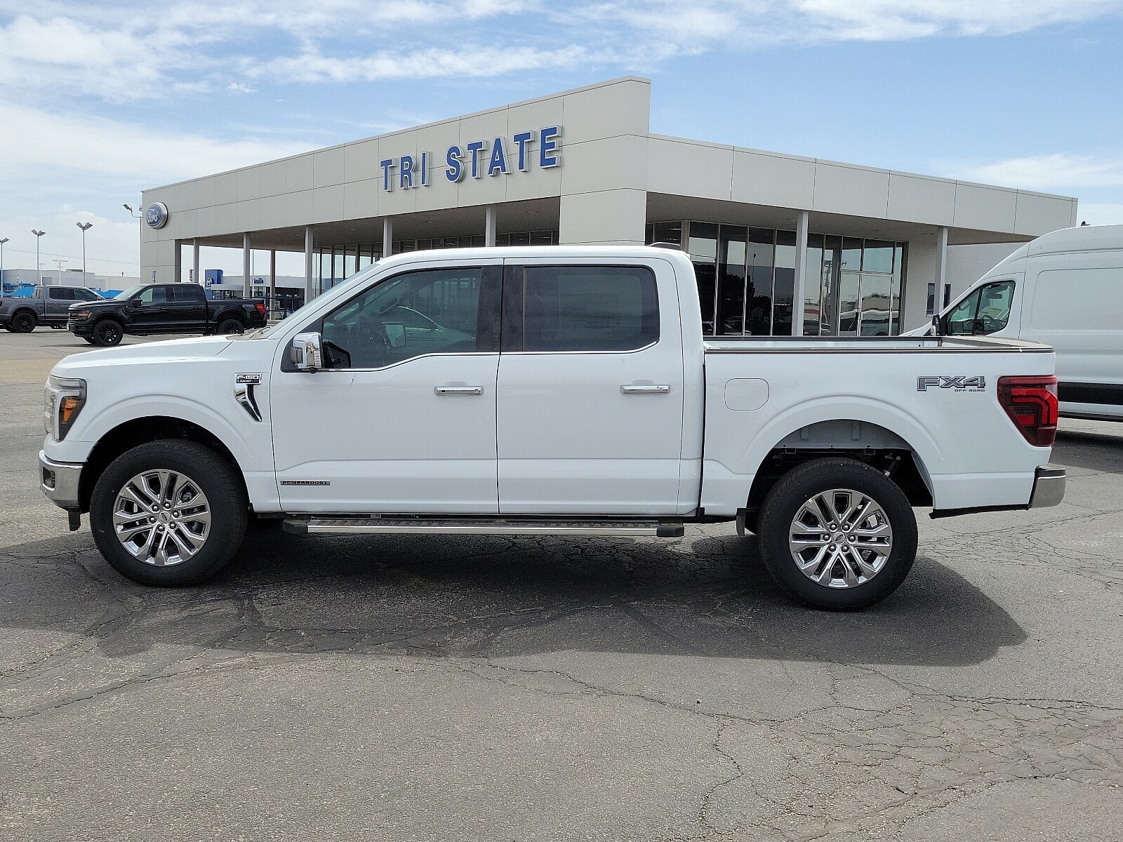 2025 Ford F-150 Lariat photo 2
