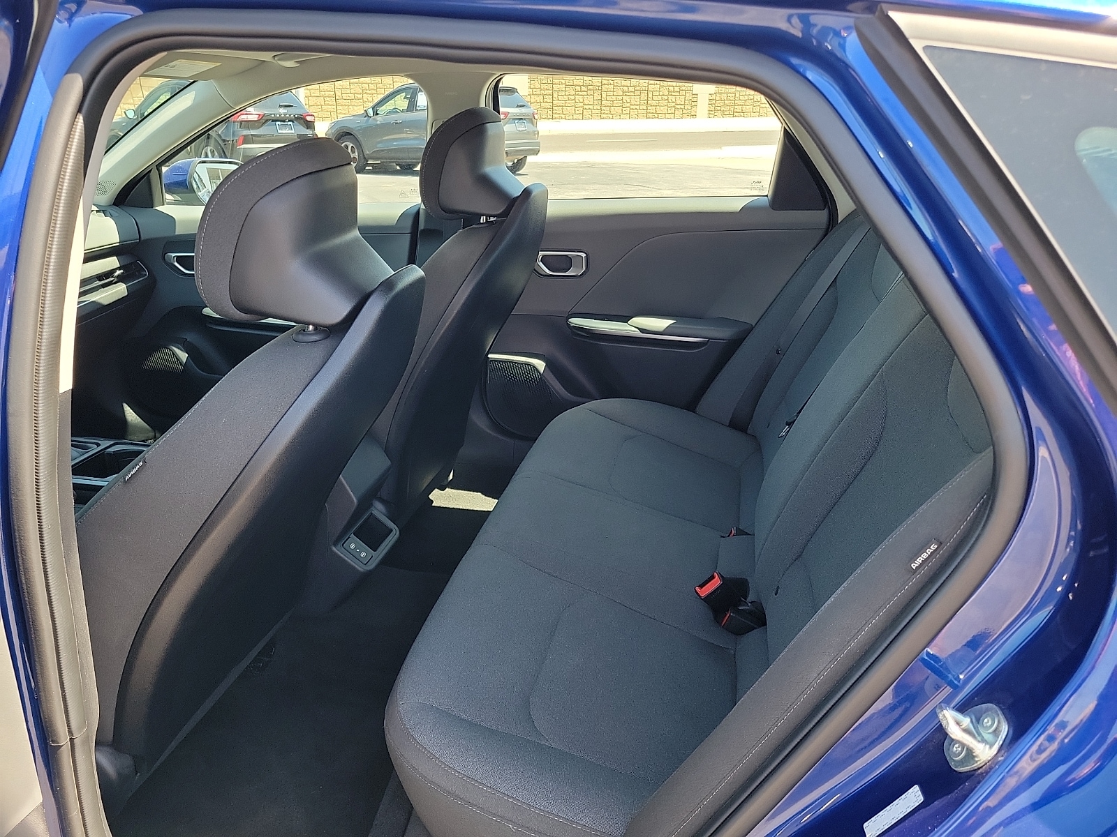 2025 Kia K4 LXS - Photo 9