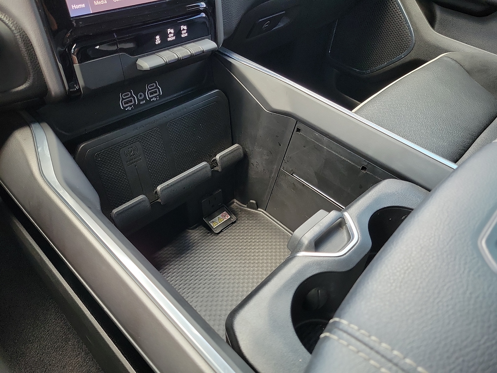 2025 RAM Ram 1500 Pickup Laramie - Photo 18