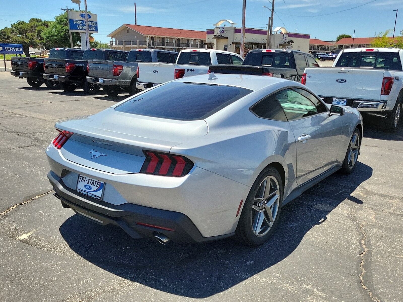 2025 Ford Mustang EcoBoost photo 4