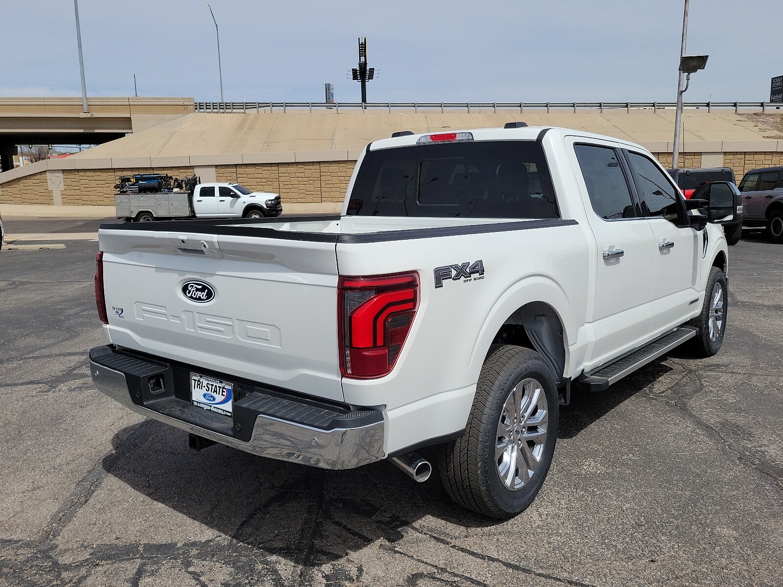 2025 Ford F-150 Lariat photo 3