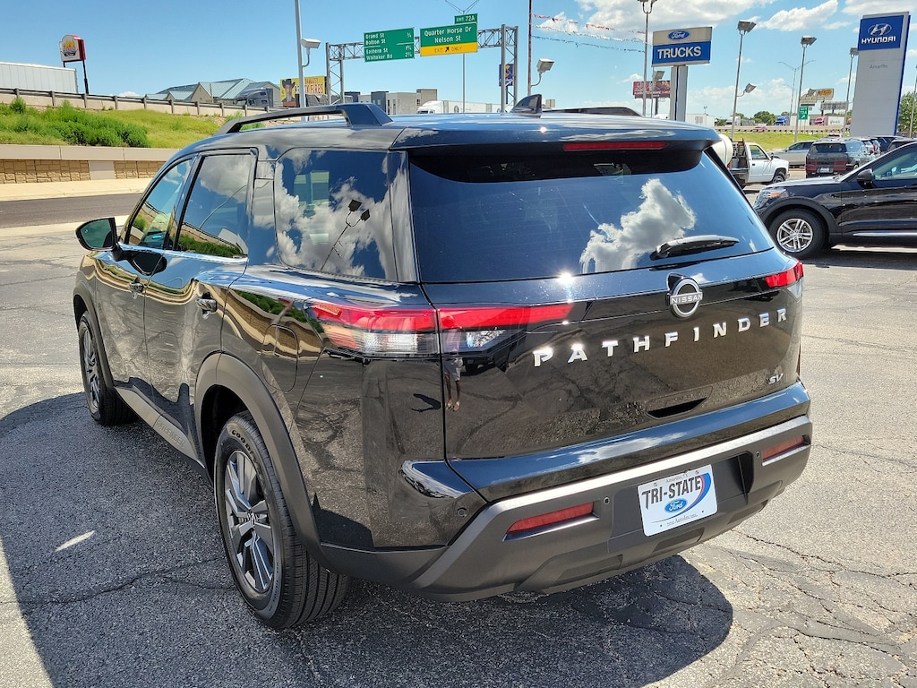 Used 2022 Nissan Pathfinder SV (A9) Front-Wheel Drive