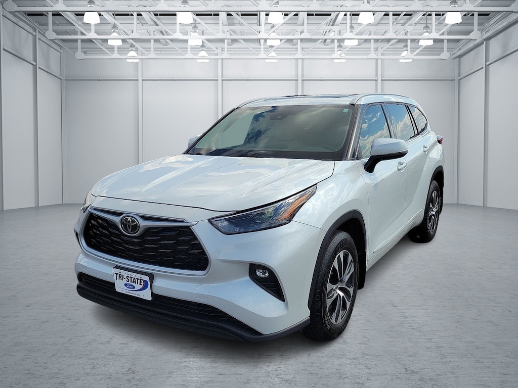 Used 2022 Toyota Highlander XLE All-Wheel Drive