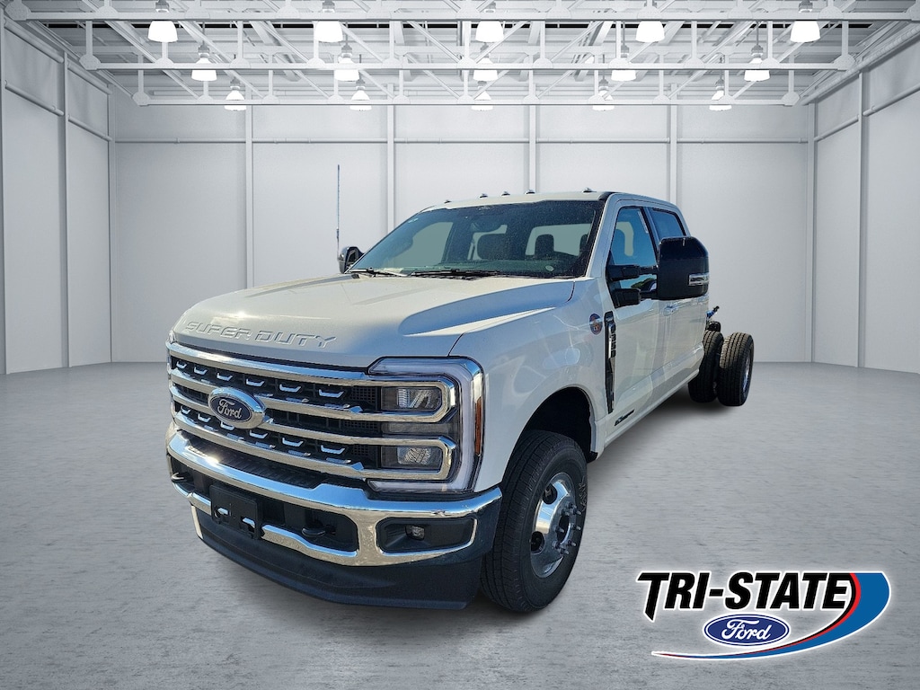 New 2026 Ford Chassis Cab F-350 Lariat TRUCK