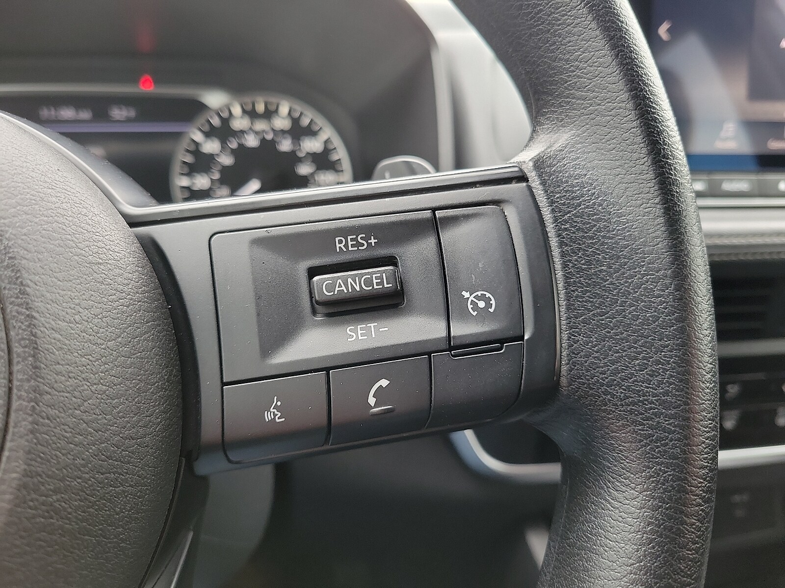 2024 Nissan Rogue S - Photo 19