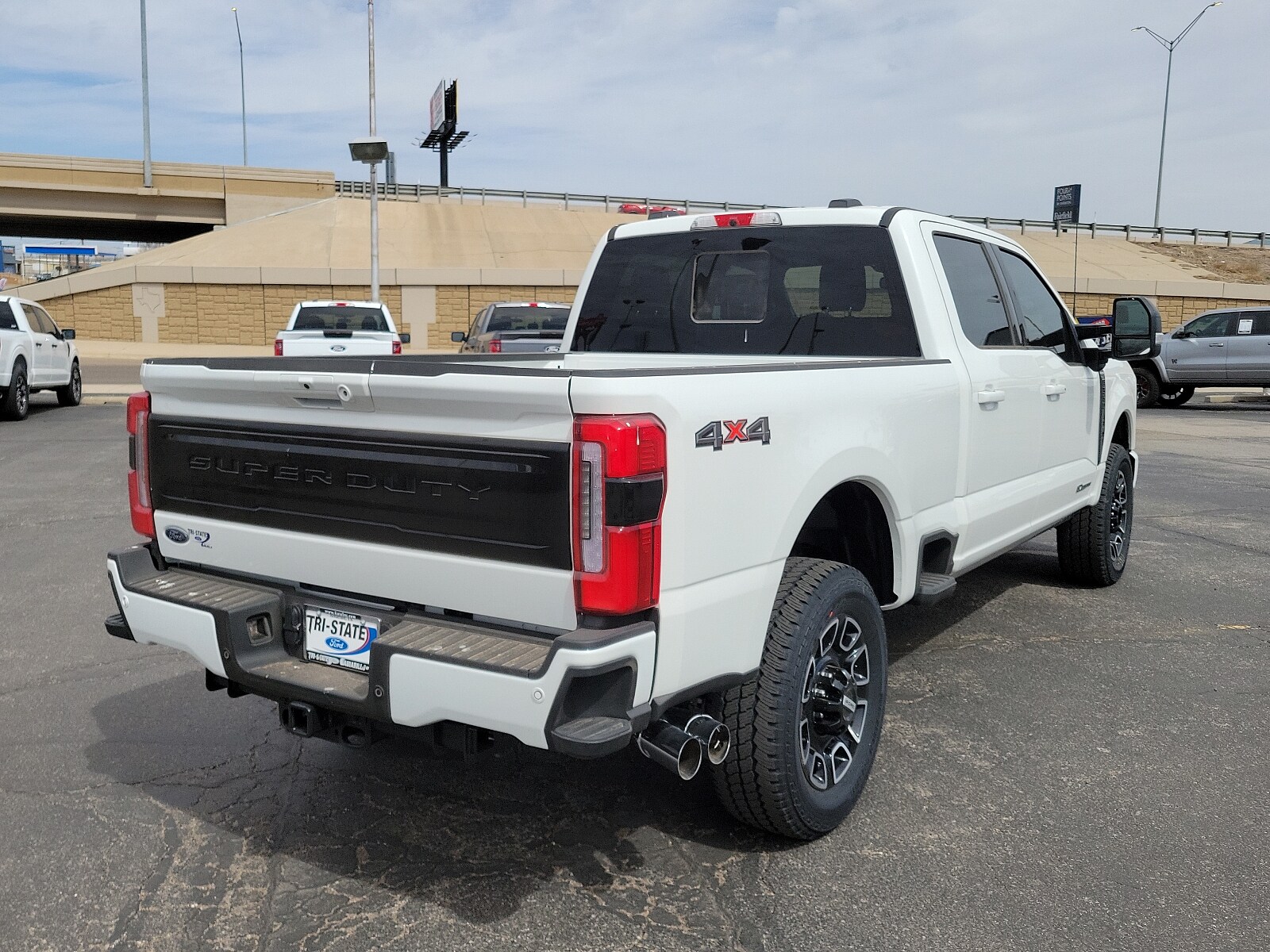 2025 Ford F-350 photo 3