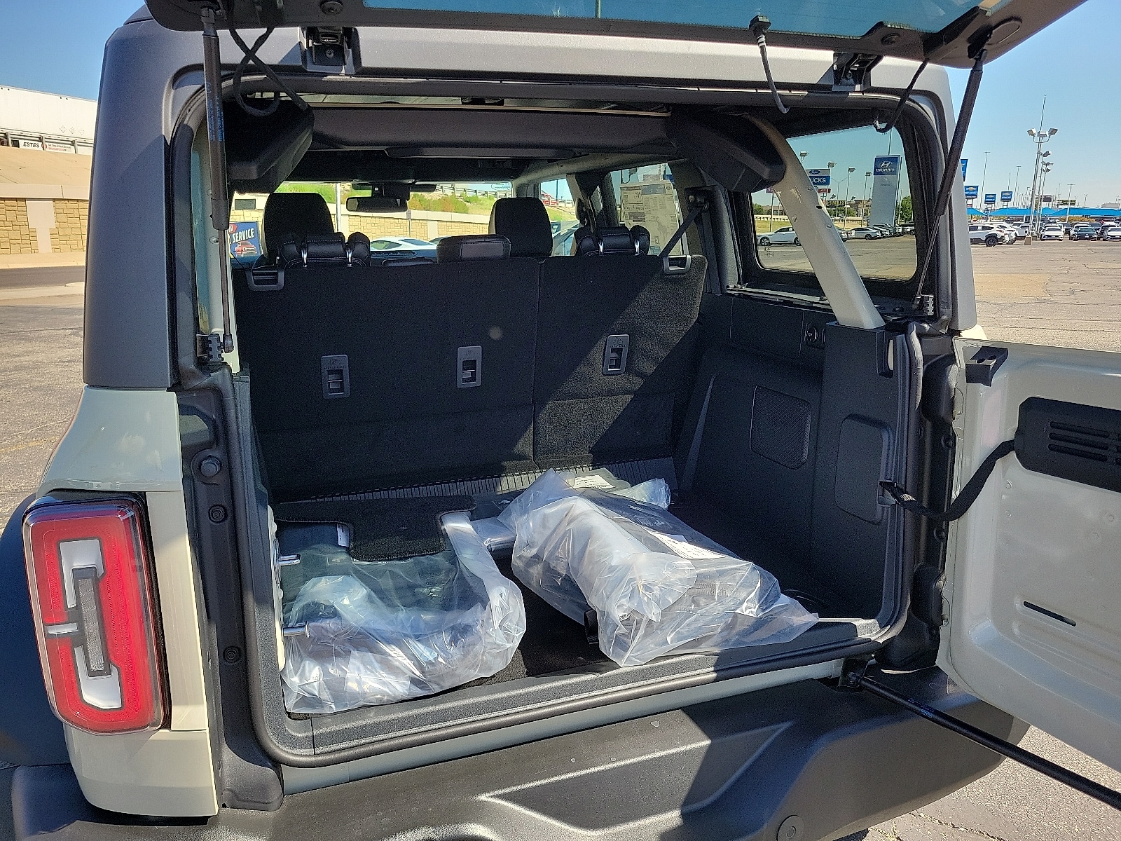 2025 Ford Bronco 4-Door Outer Banks - Photo 8