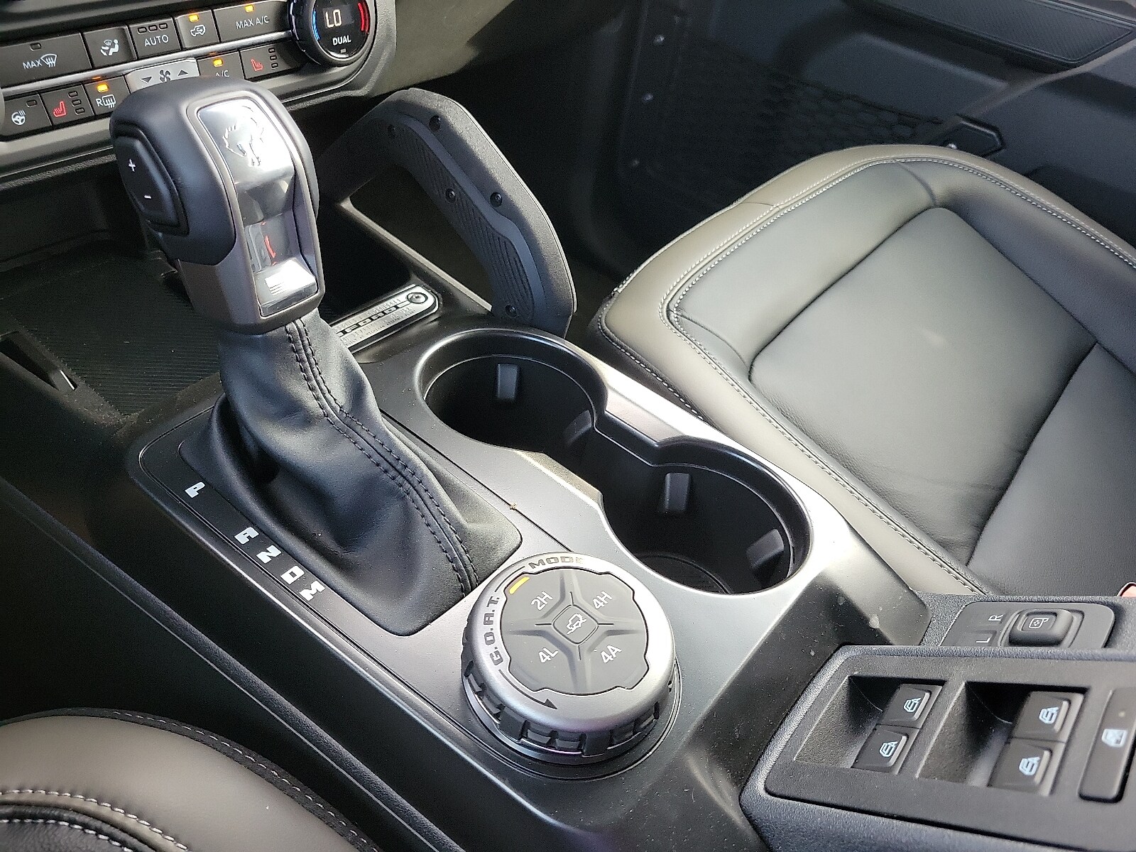 2025 Ford Bronco 4-Door Outer Banks - Photo 17