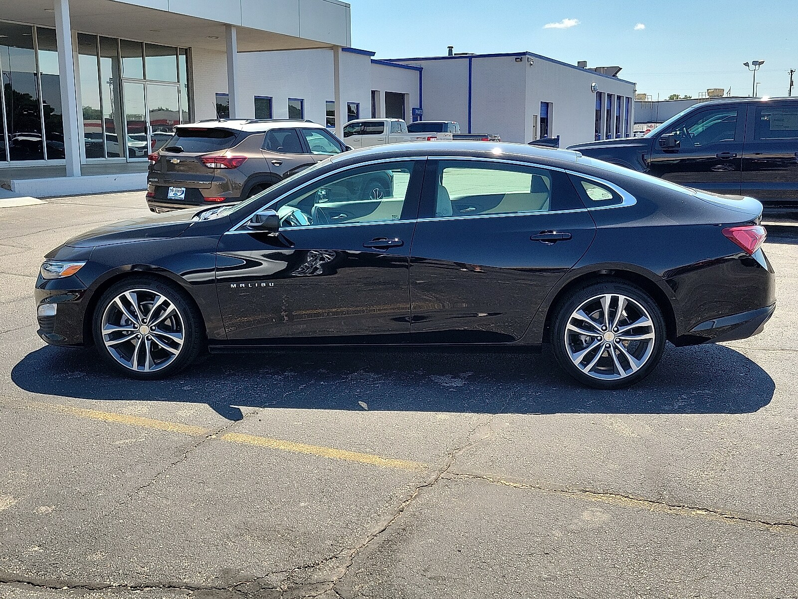 2024 Chevrolet Malibu Premier 2LT photo 2
