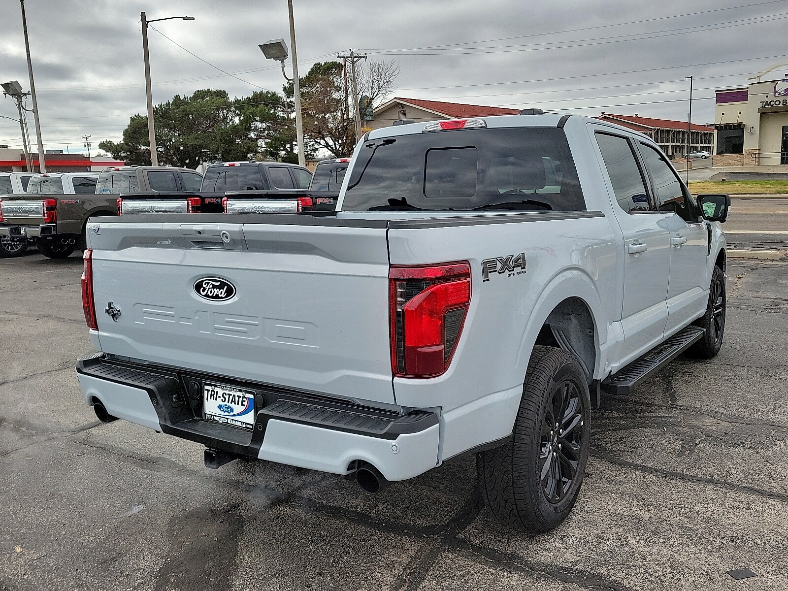 2025 Ford F-150 XLT photo 2