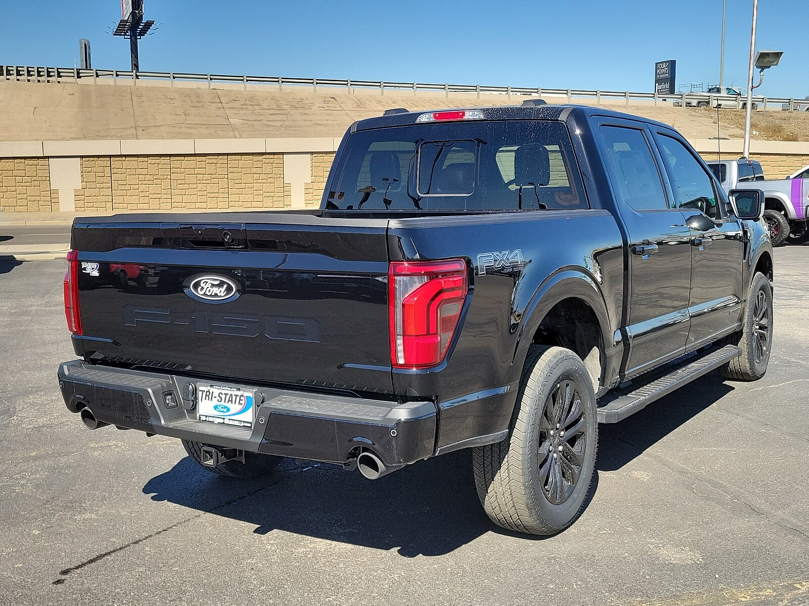 2025 Ford F-150 Lariat photo 3