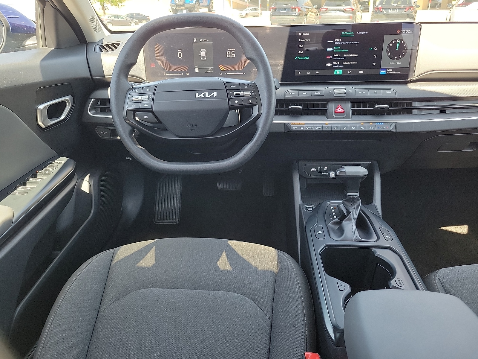 2025 Kia K4 LXS - Photo 10