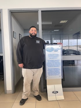 Staff member Mario Ponce from ID_9e7ebc56a2e3