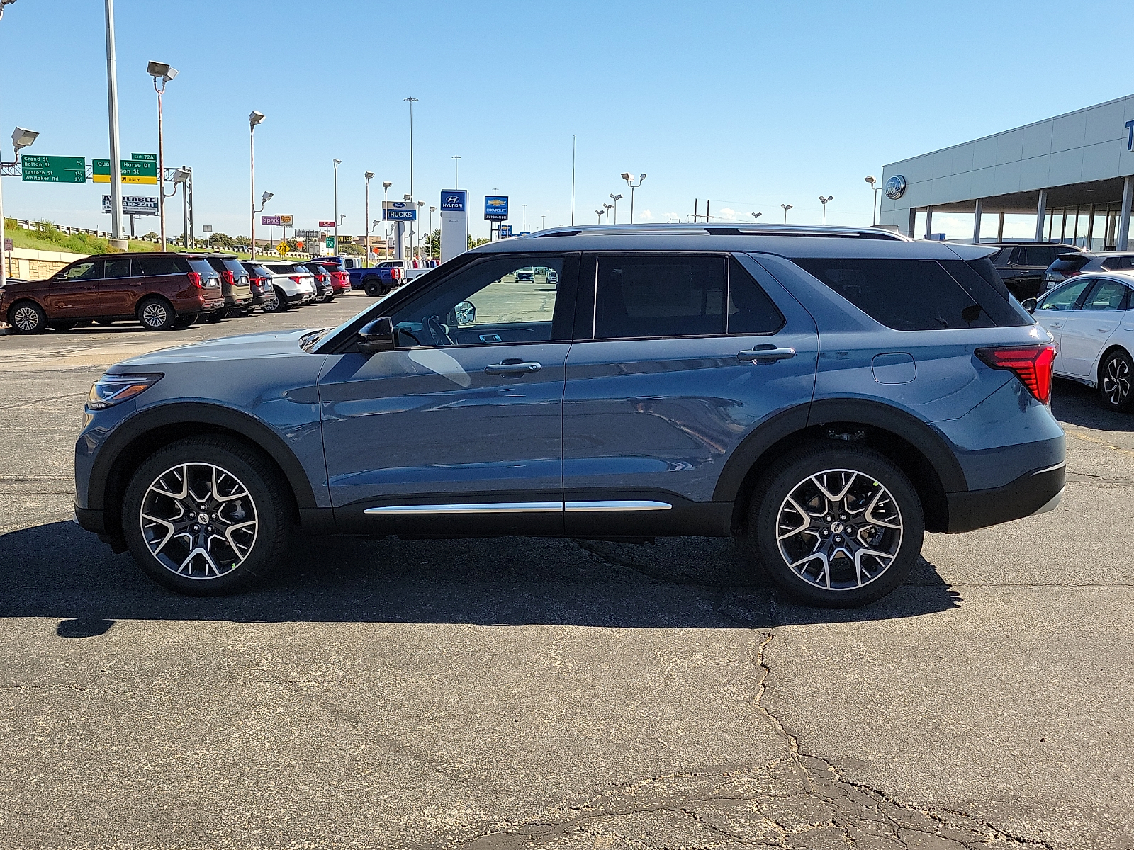 New 2027 Ford Explorer Platinum SUV