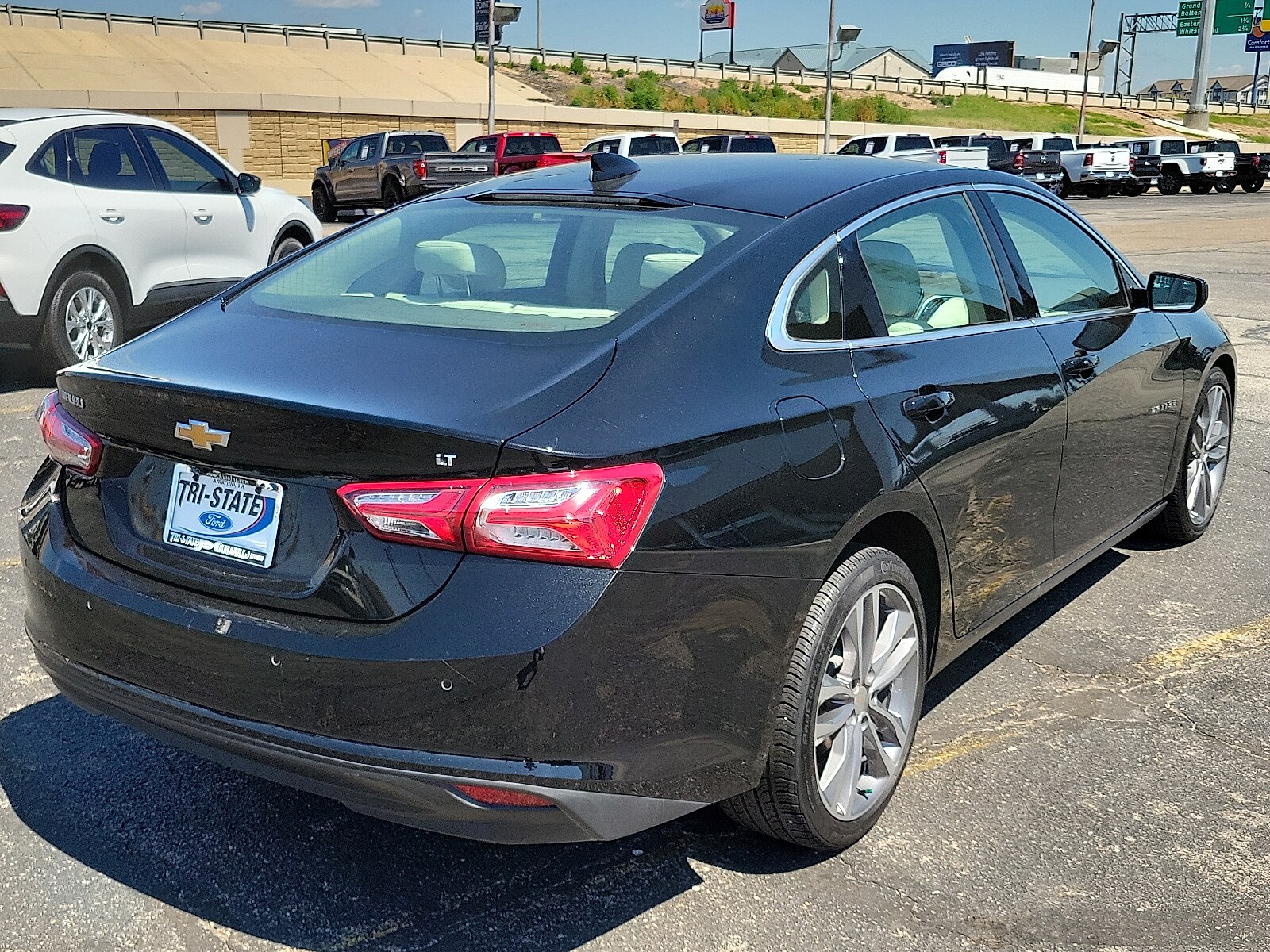 2024 Chevrolet Malibu Premier 2LT photo 4