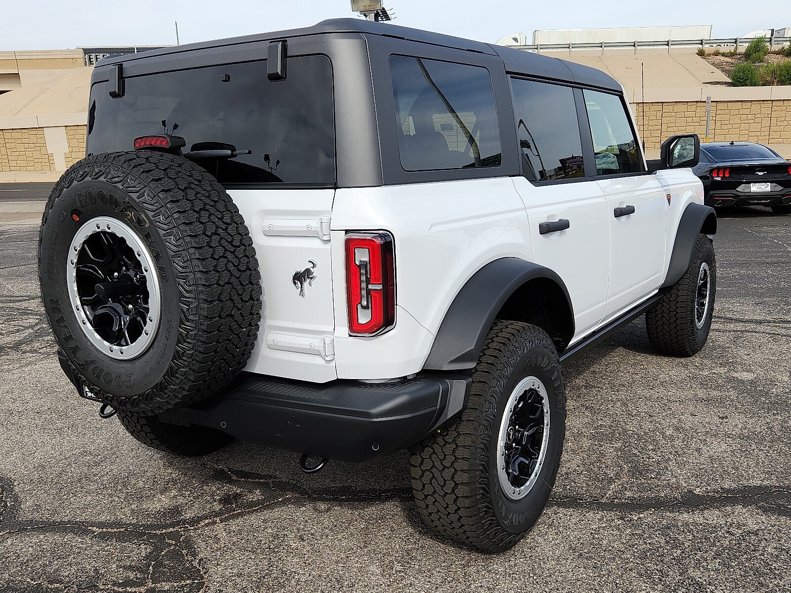 2025 Ford Bronco Badlands photo 4