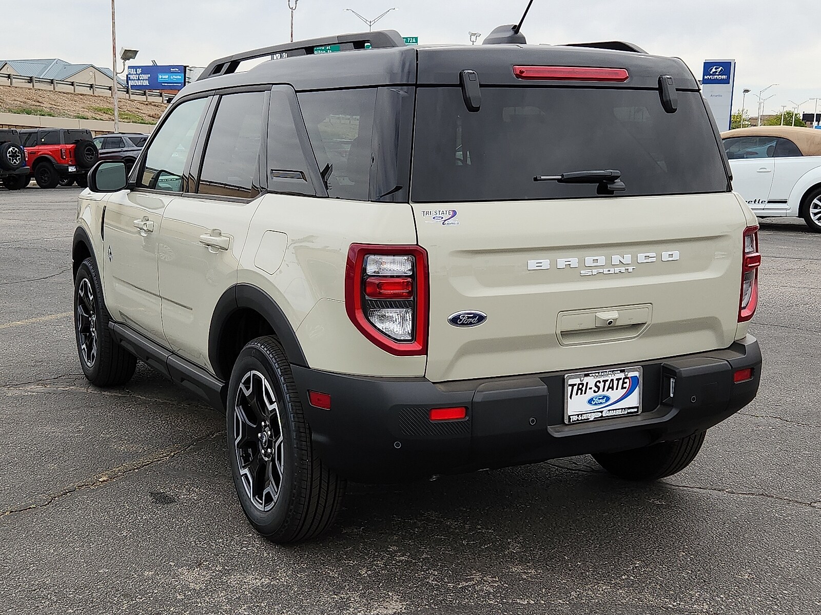 2025 Ford Bronco Sport Outer Banks photo 3