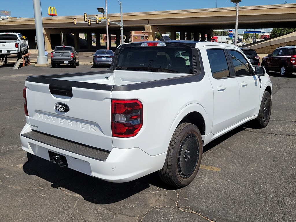 Used 2025 Ford Maverick Lobo Standard All-Wheel Drive SuperCrew 4.5 ft. bo