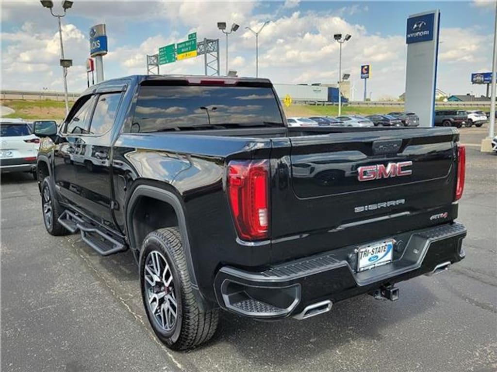 Used 2022 GMC Sierra 1500 AT4 4x4 Crew Cab 5.75 ft. box 147.4 in. WB