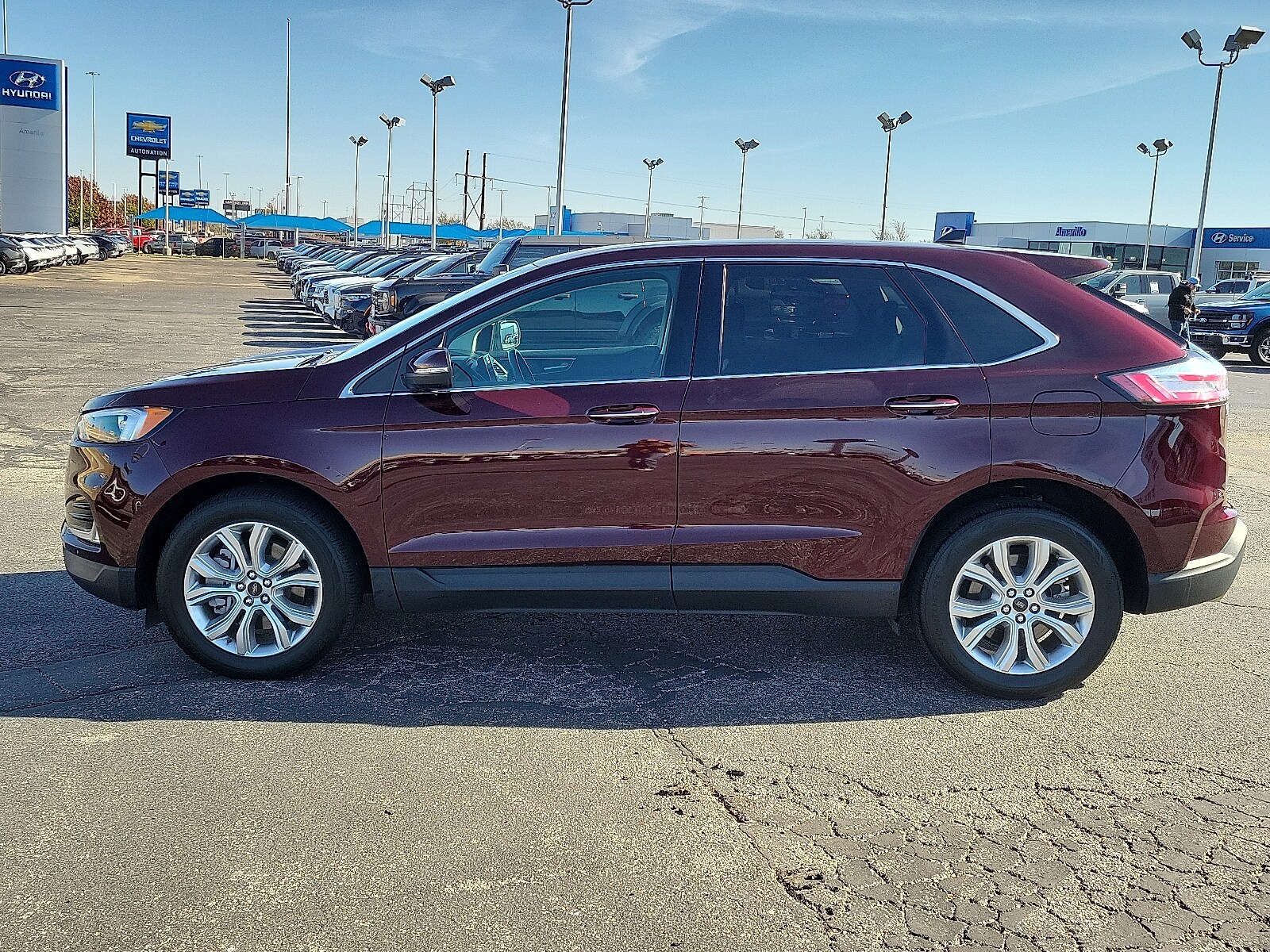 2024 Ford Edge Titanium photo 2