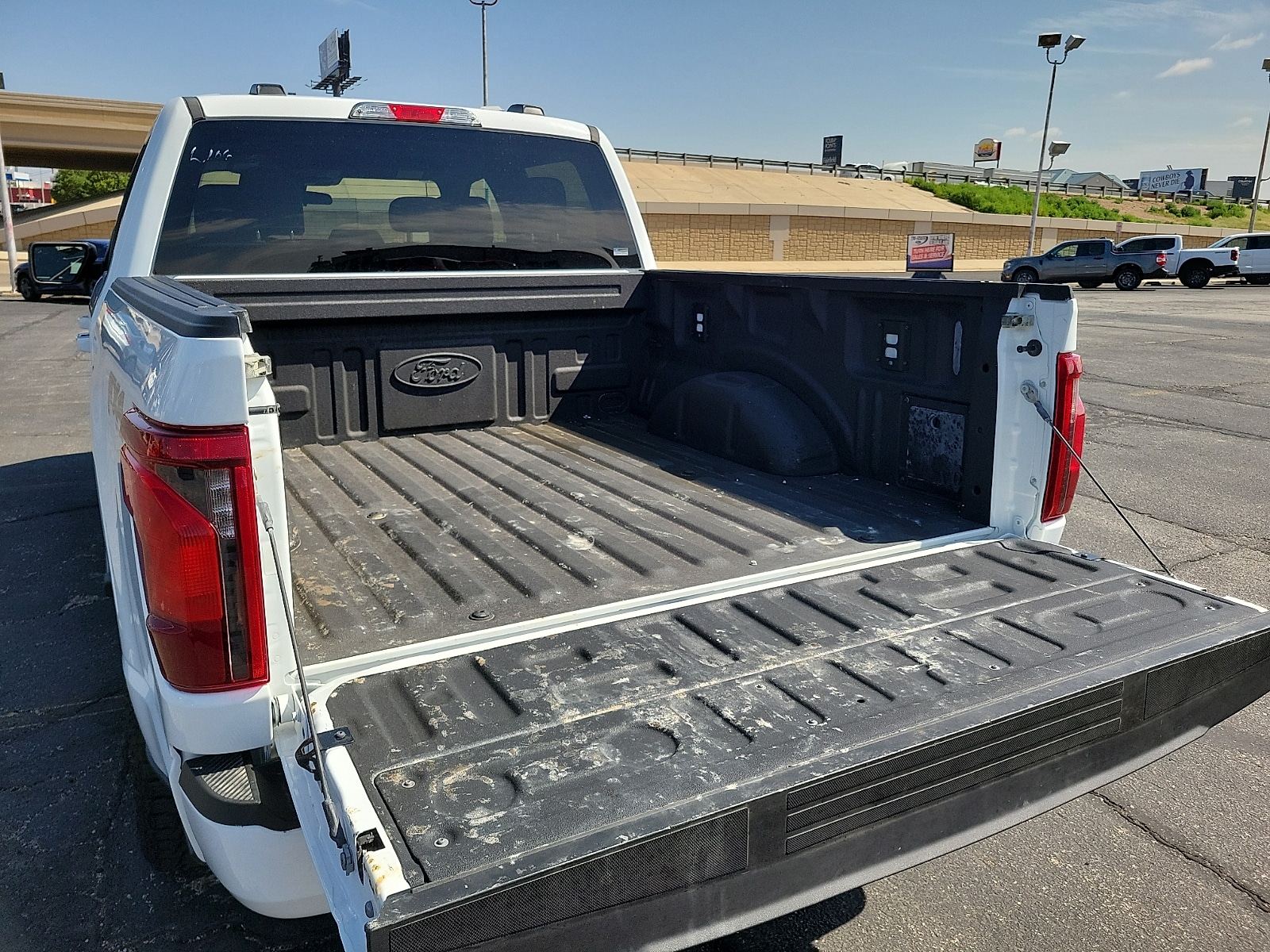 2025 Ford F-150 XLT - Photo 8