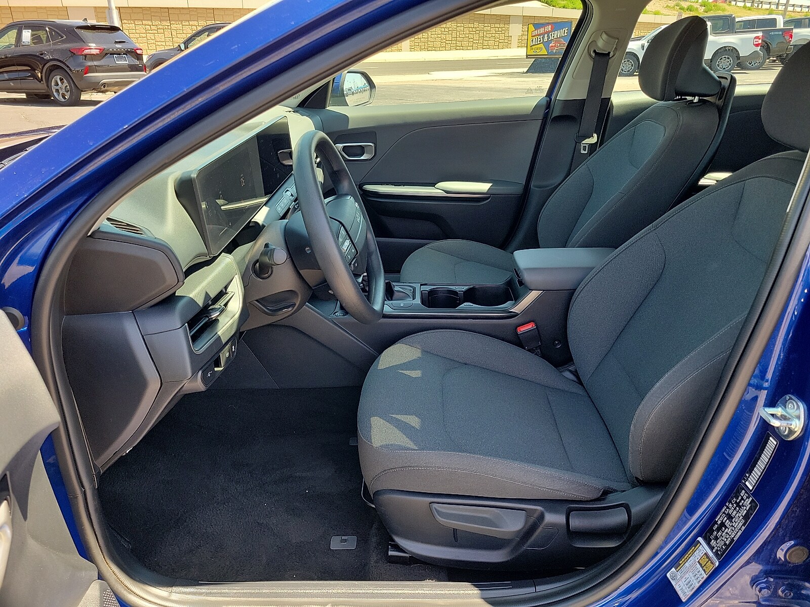 2025 Kia K4 LXS - Photo 12