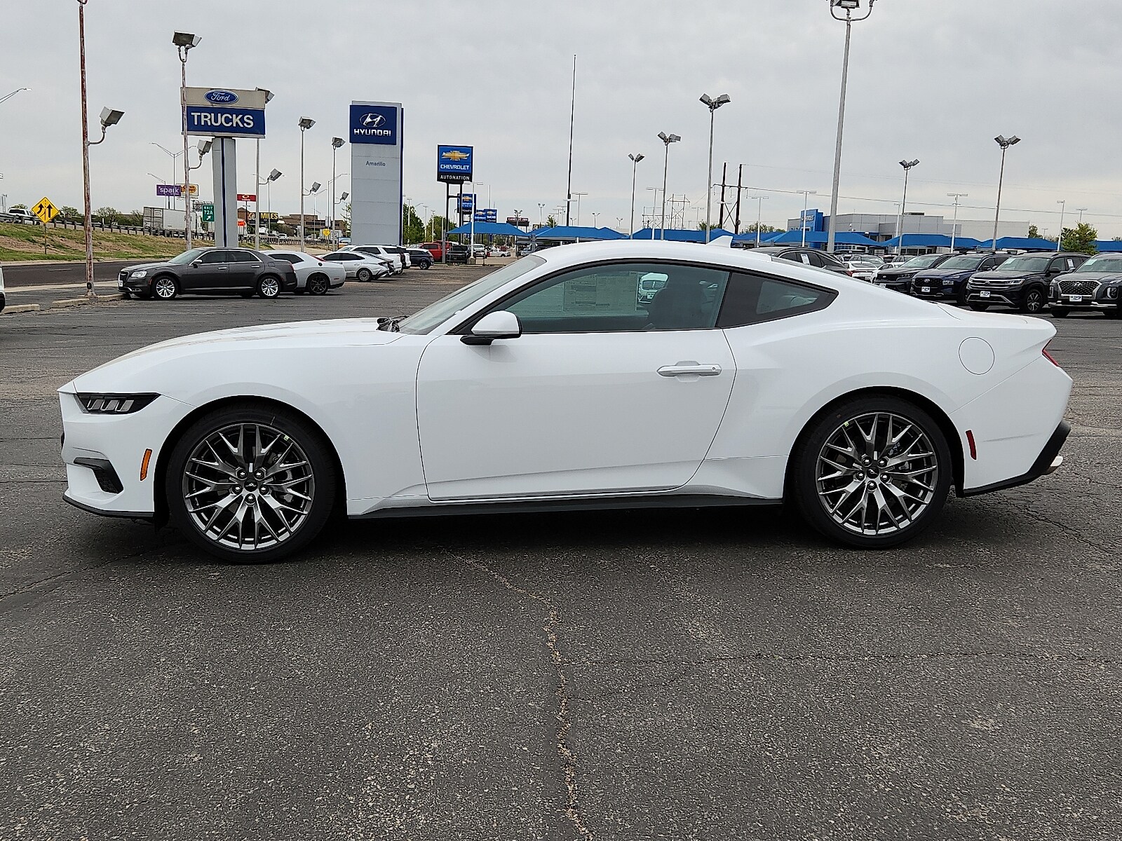 2025 Ford Mustang EcoBoost Premium photo 2