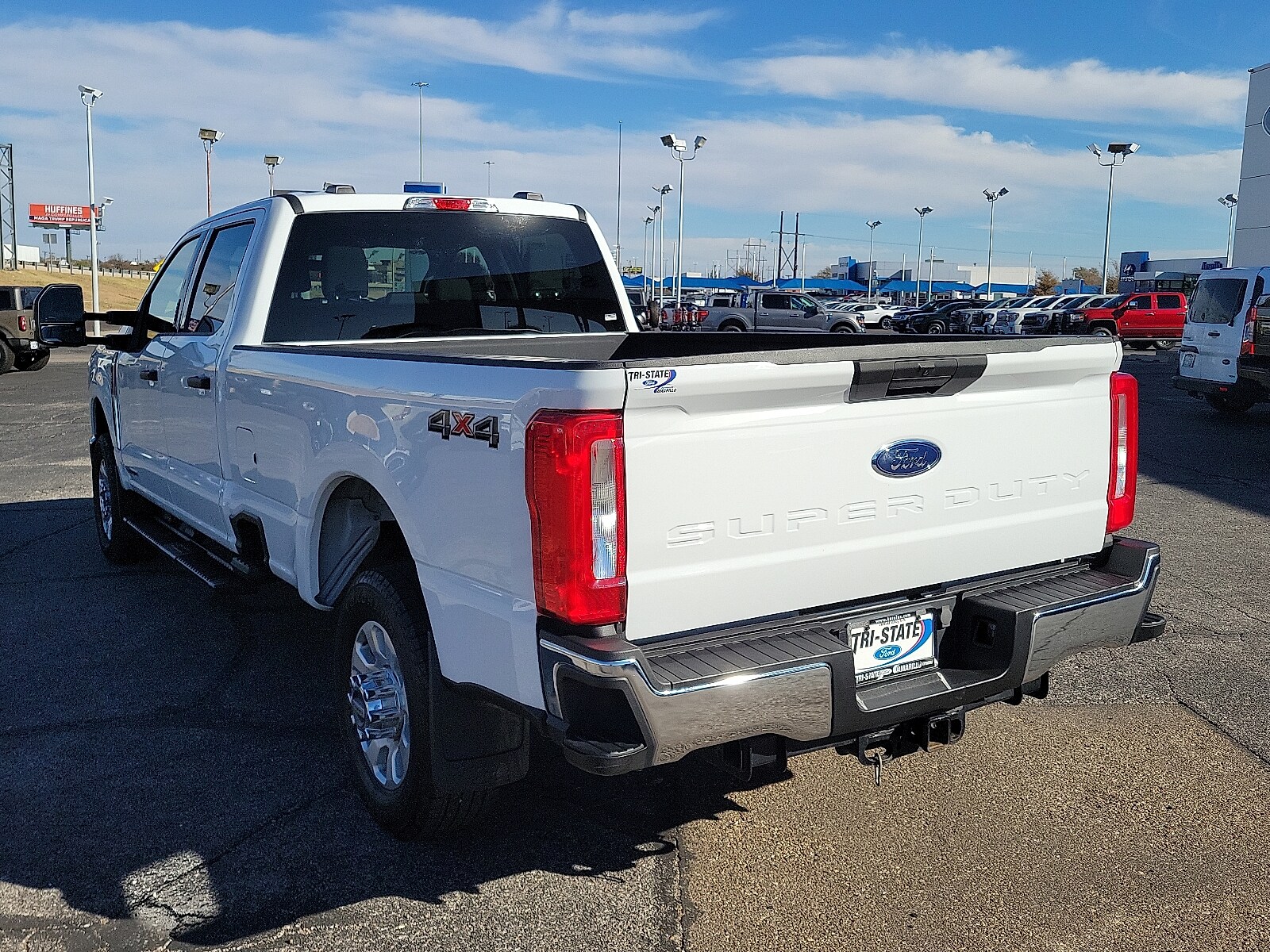 2024 Ford F-350 XLT photo 2