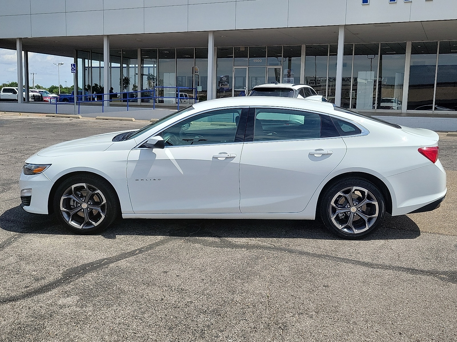 Used 2024 Chevrolet Malibu 1LT with VIN 1G1ZD5ST9RF171901 for sale in Amarillo, TX