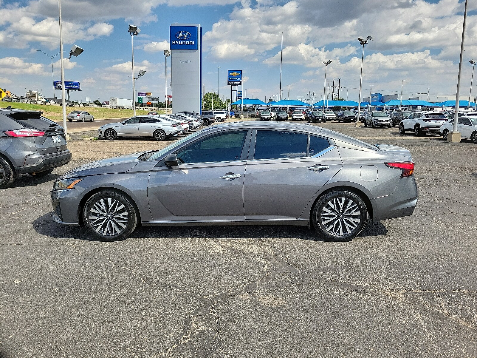 2024 Nissan Altima 2.5 SV photo 2