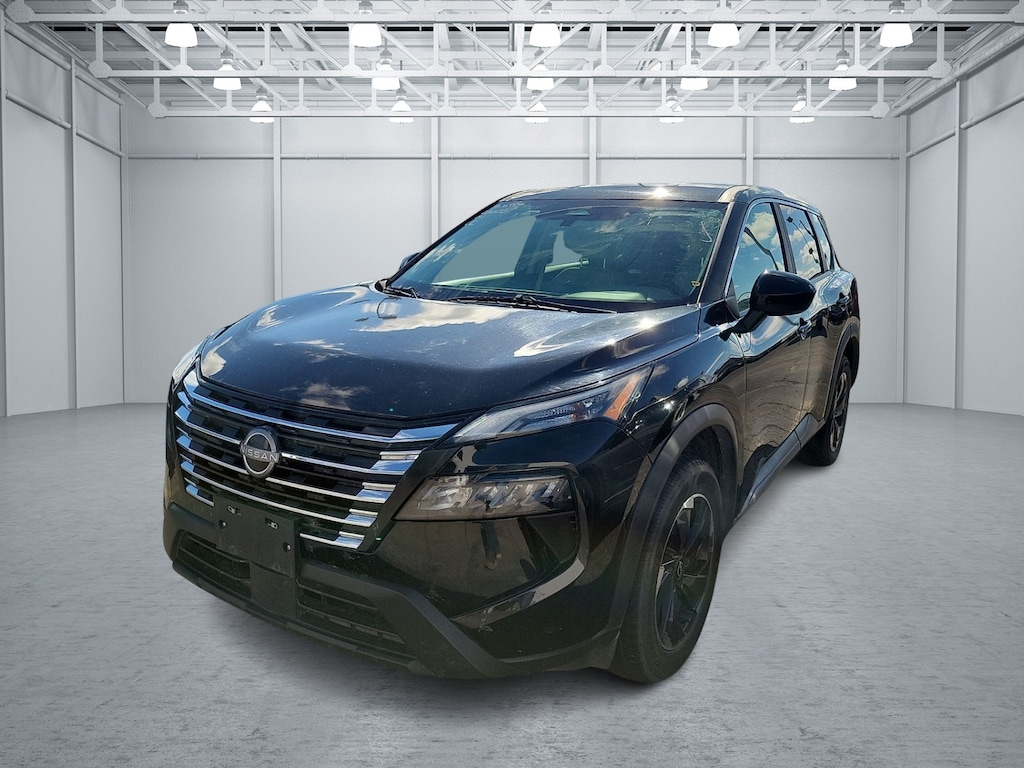 Used 2025 Nissan Rogue SV Front-Wheel Drive