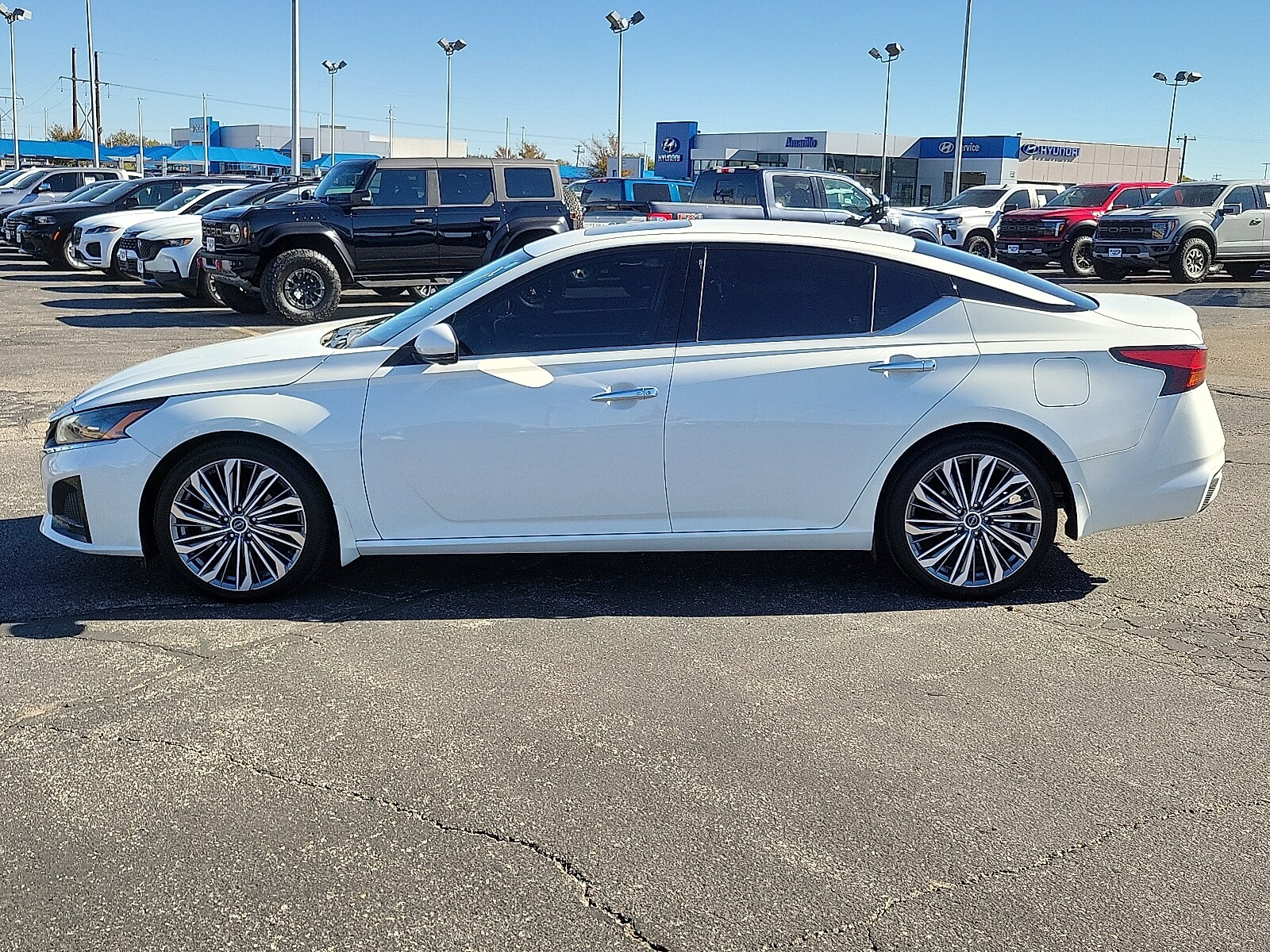 2024 Nissan Altima 2.5 SL photo 2