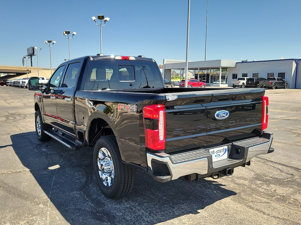 New 2026 Ford Super Duty F-350® Lariat® TRUCK