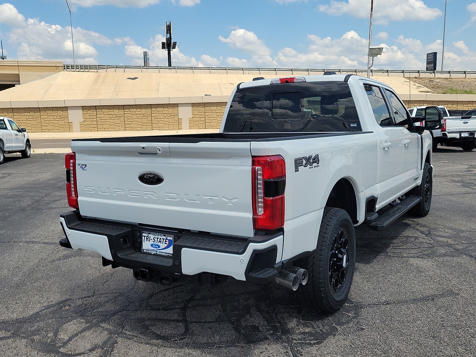 2025 Ford F-250 Lariat photo 2