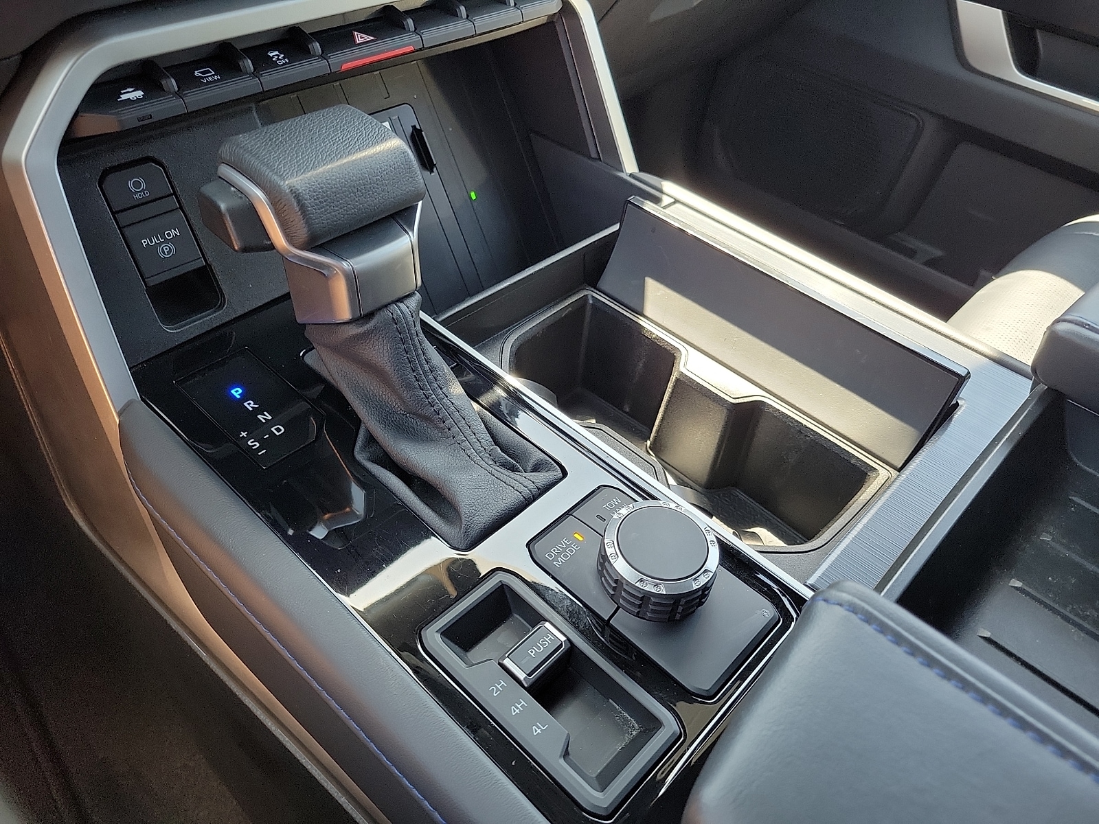 2024 Toyota Tundra Platinum - Photo 18