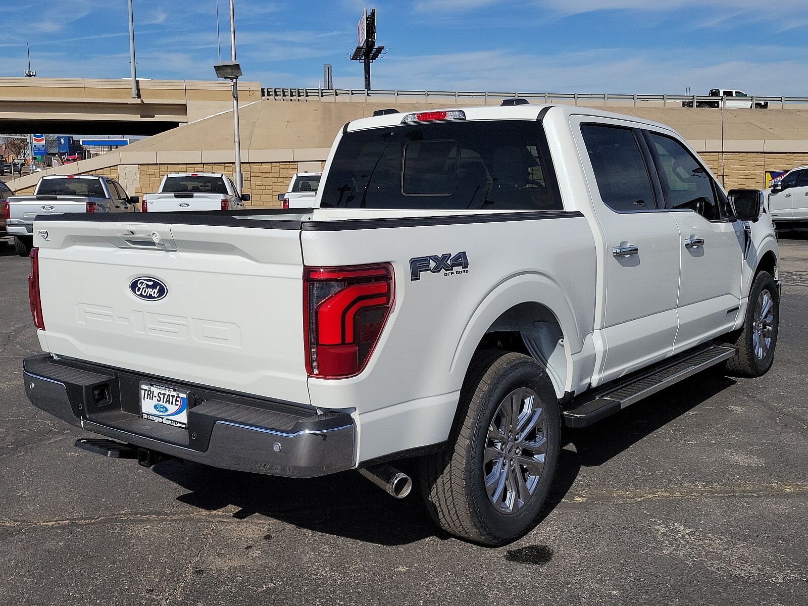 2025 Ford F-150 Lariat photo 4