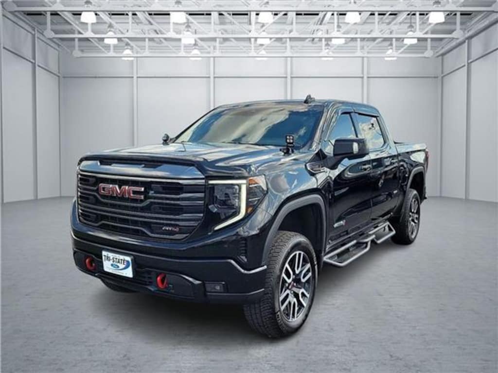 Used 2022 GMC Sierra 1500 AT4 4x4 Crew Cab 5.75 ft. box 147.4 in. WB