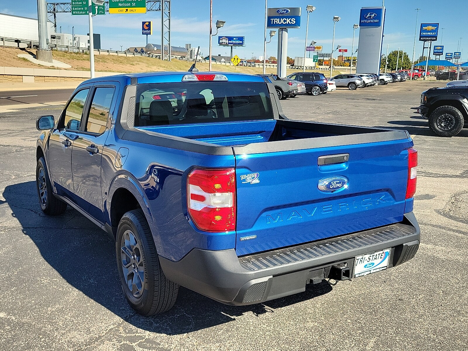 2023 Ford Maverick XLT photo 2