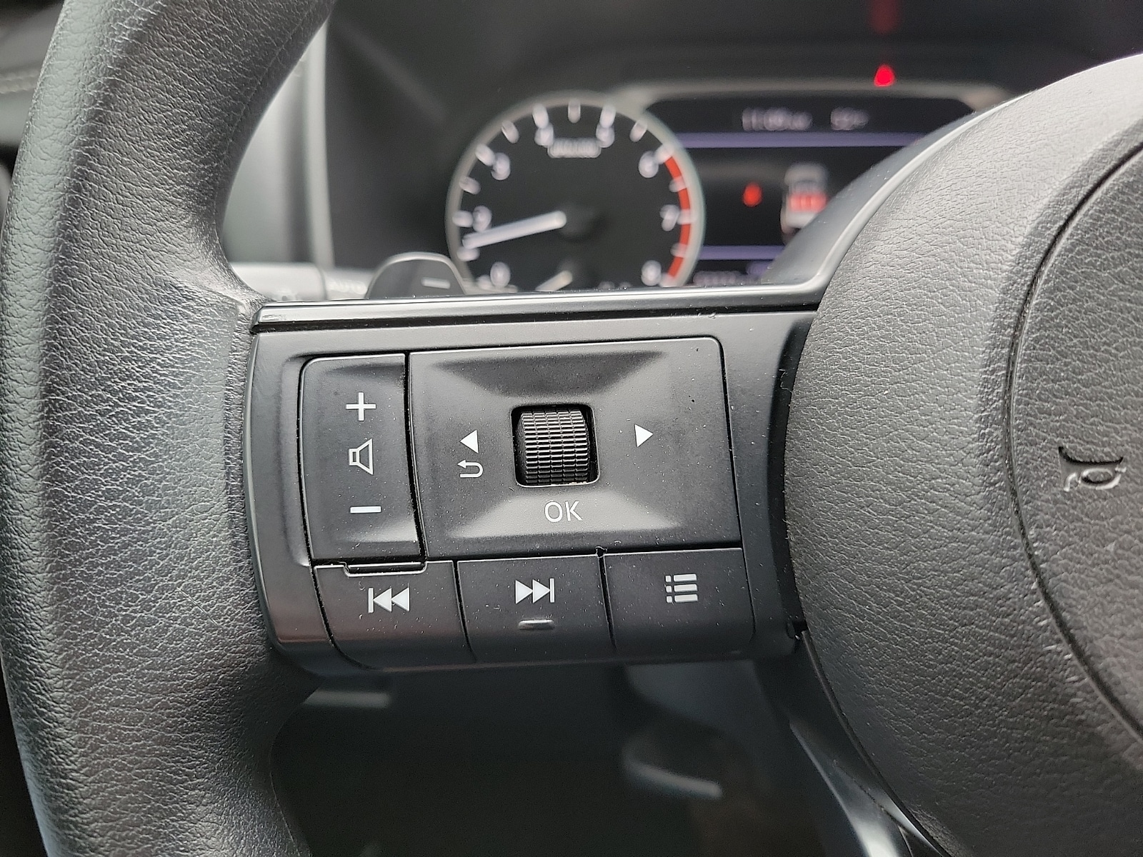 2024 Nissan Rogue S - Photo 20