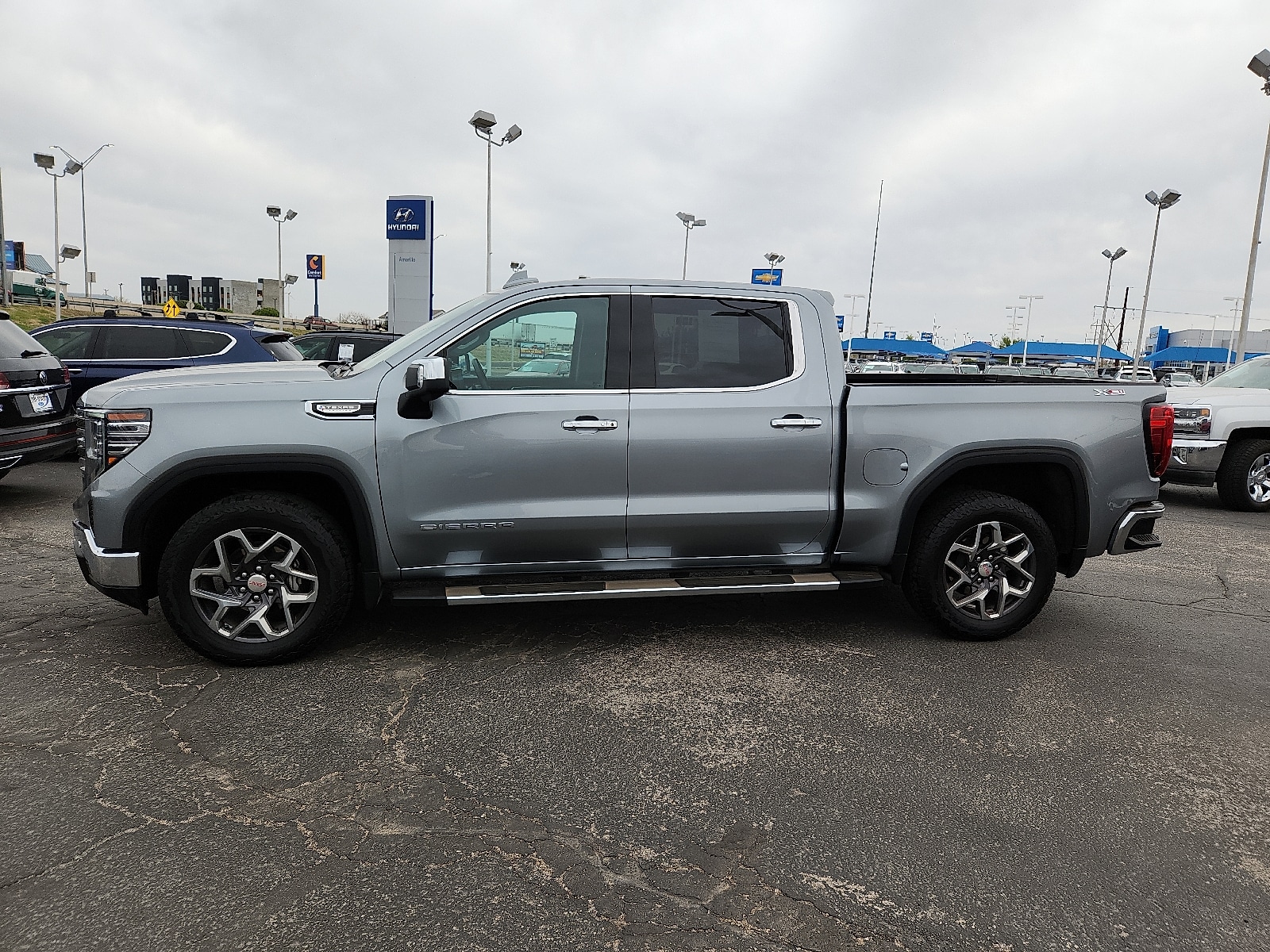 Used 2024 GMC Sierra 1500 SLT with VIN 3GTUUDED1RG259369 for sale in Amarillo, TX