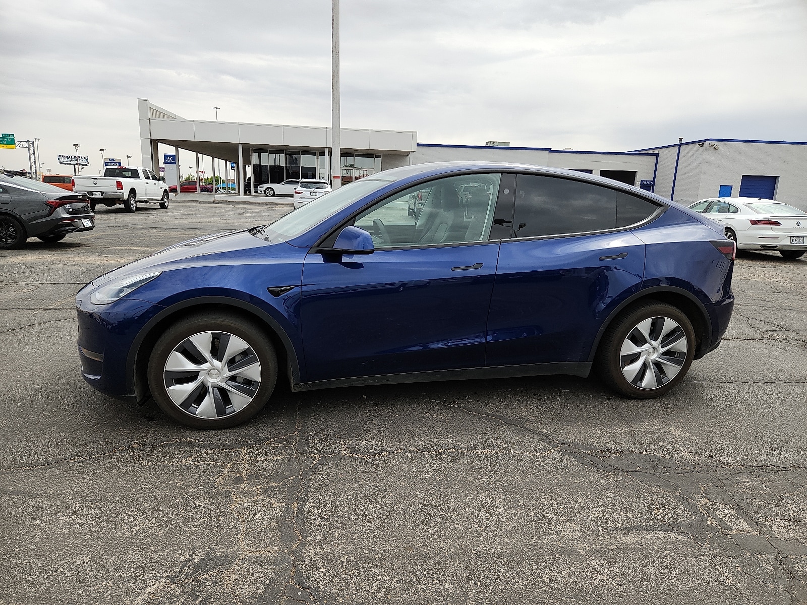 Used 2023 Tesla Model Y Long Range with VIN 7SAYGDEE0PA142273 for sale in Amarillo, TX